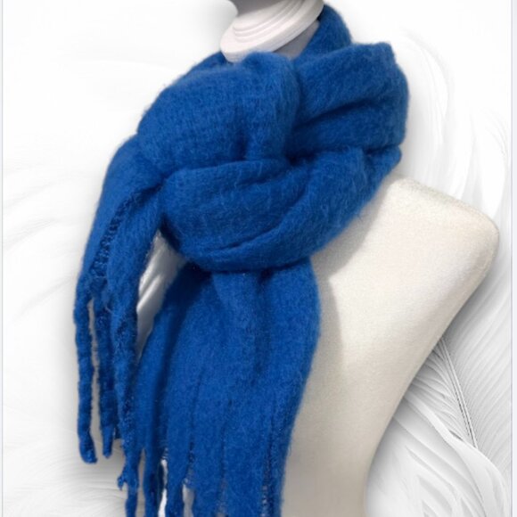 Soft Blue Oversized Winter Scarf With Fringe – Cozy Blanket Shawl Wrap - Picture 4 of 5